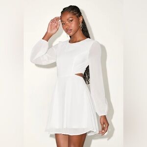 NWT Lulu’s White Long Sleeve Back Cut Out Short Dress Medium